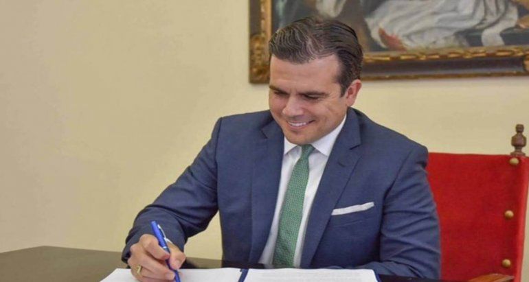 Gobernador firma enmiendas al Código Penal