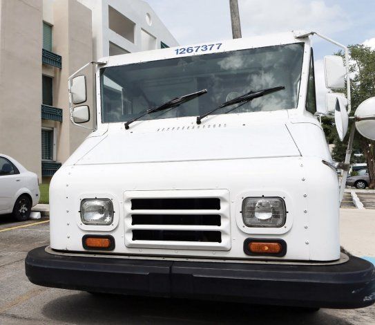 Se roban seis paquetes de un vehículo del Servicio Postal en Bayamón