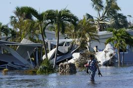 el huracan ian deja al menos 100 muertos en florida | biden visita el estado el miercoles