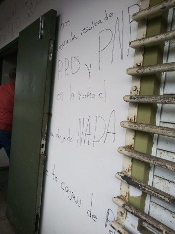 Vandalizan un centro de votación en Quebradillas