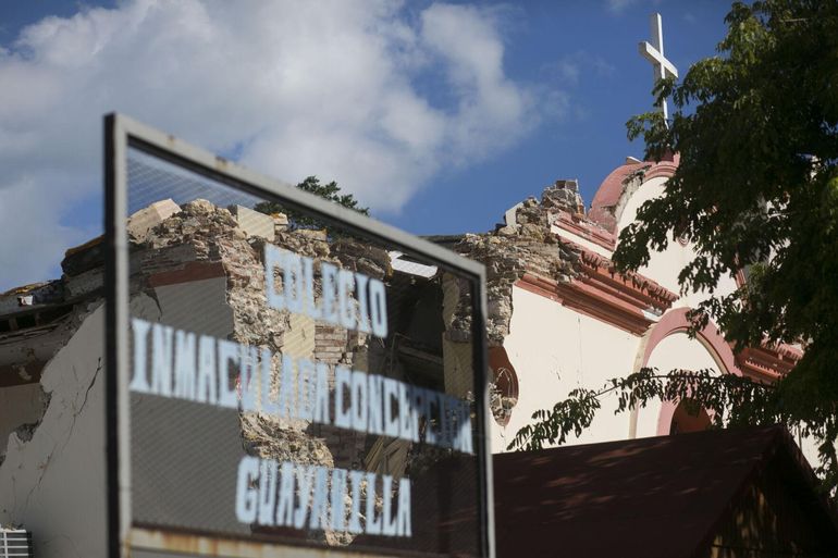 La estructura del Colegio Inmaculada Concepci&oacute;n, en Guayanilla, presenta los efectos de los sismos.