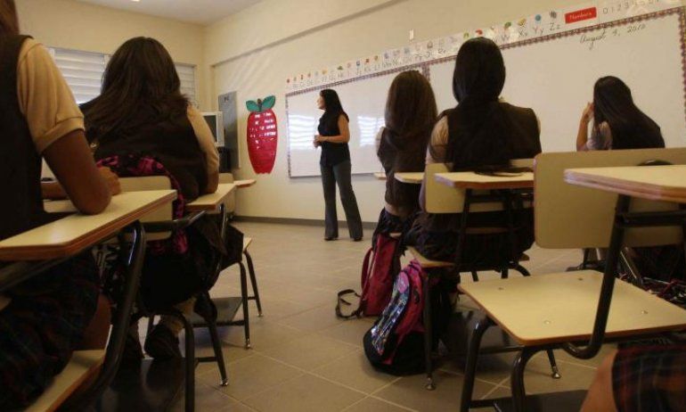 Más de 150 maestros de escuelas municipales de SJ obtienen permanencia