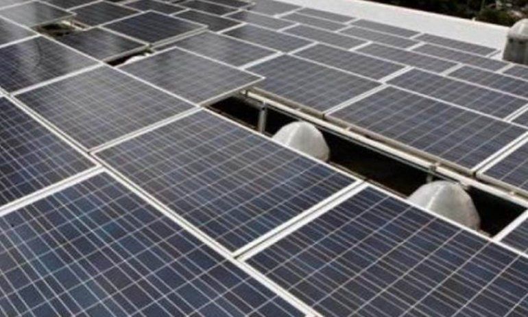 Gobierno anuncia instalación de placas solares en Orocovis