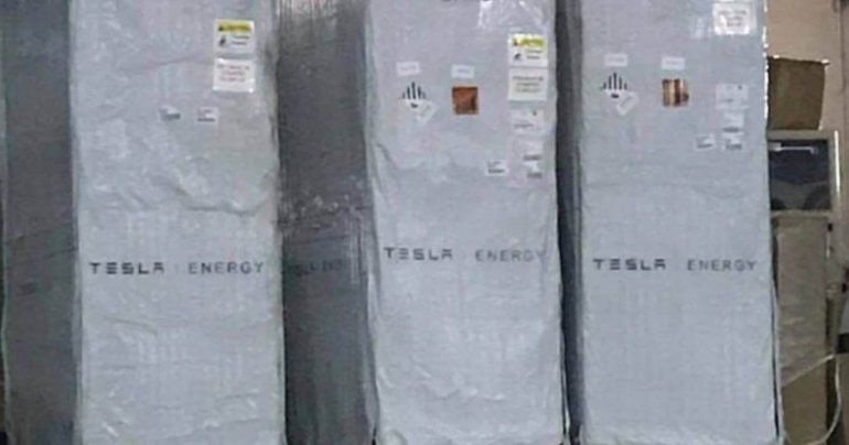 Divisan baterías Tesla en Puerto Rico