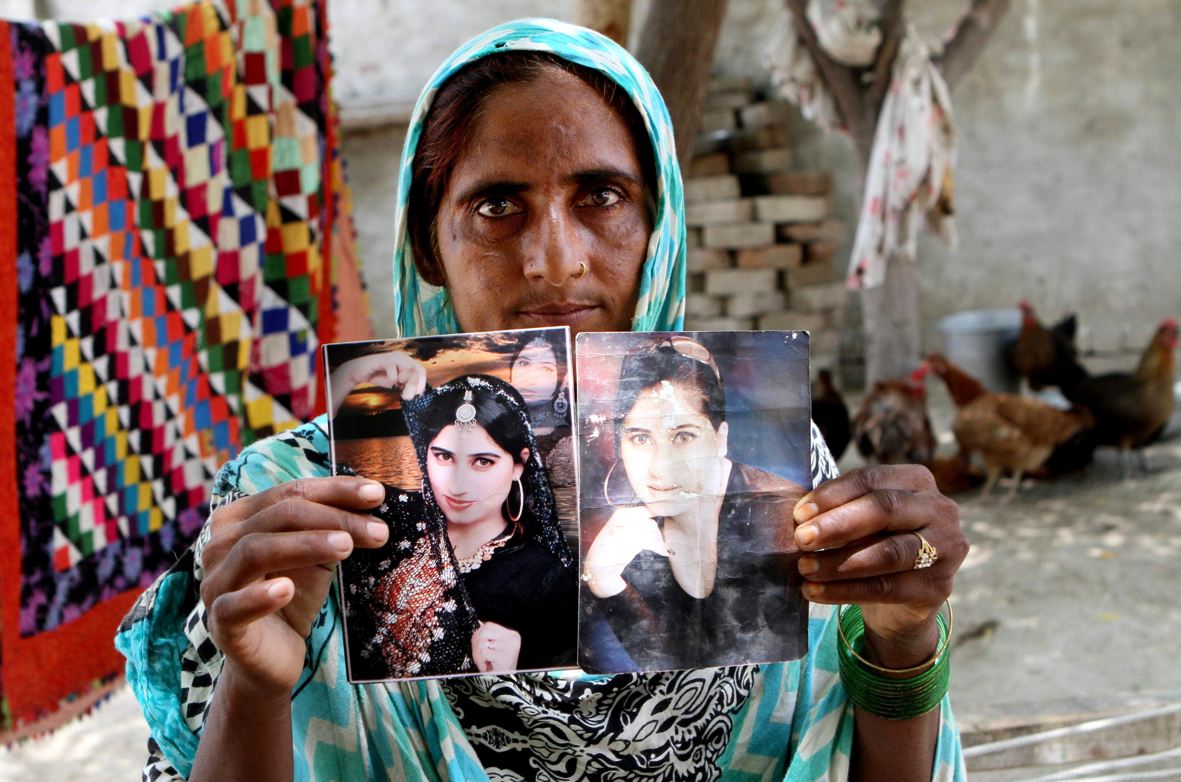 Muerte de estrella refleja choque cultural en Pakistán