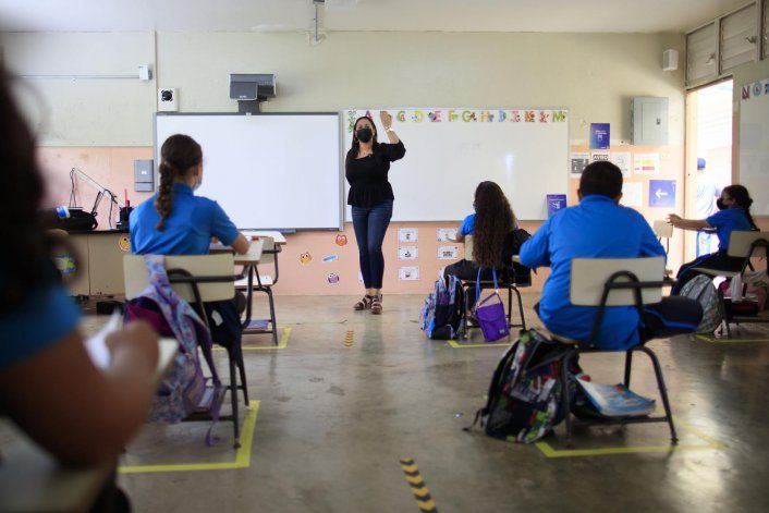 Educación vigila 48 brotes de COVID-19 reportados en escuelas públicas en las últimas dos semanas