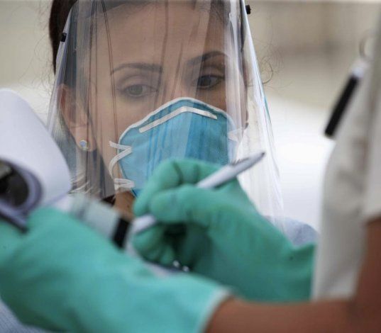 Salud reporta 115 nuevos contagios y cinco muertes por COVID-19