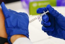 corte revive caso de vacunacion de empleados federales