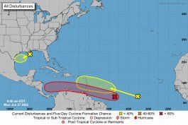 el centro nacional de huracanes vigila otra onda tropical con posibilidad de desarrollo ciclonico