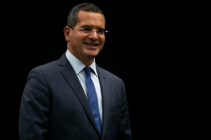 El gobernador Pedro Pierluisi no adelantará su regreso desde España