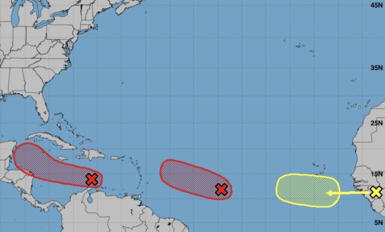 El CNH ahora monitorea tres ondas tropicales